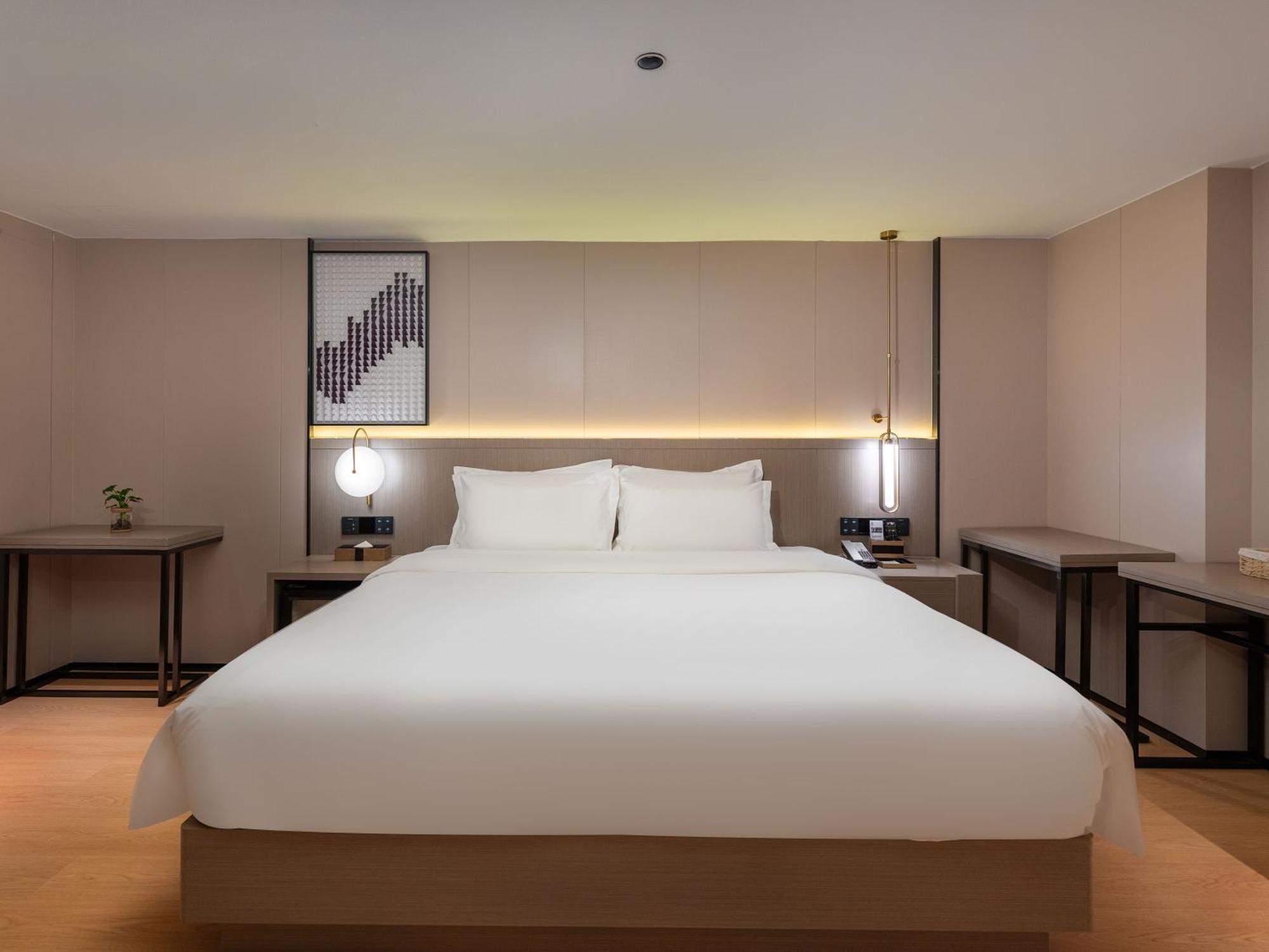 Lavande International Hotel Guangzhou Taikoo Hui Square Shipaiqiao Metro Station Branch - Free Shuttle Bus To Canton Fair Complex During Canton Fair Period & Free Vpn Internet Access Bagian luar foto