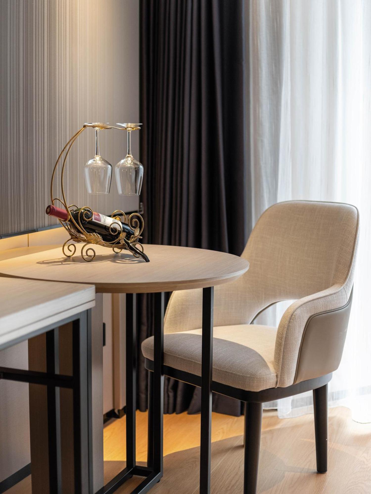 Lavande International Hotel Guangzhou Taikoo Hui Square Shipaiqiao Metro Station Branch - Free Shuttle Bus To Canton Fair Complex During Canton Fair Period & Free Vpn Internet Access Bagian luar foto