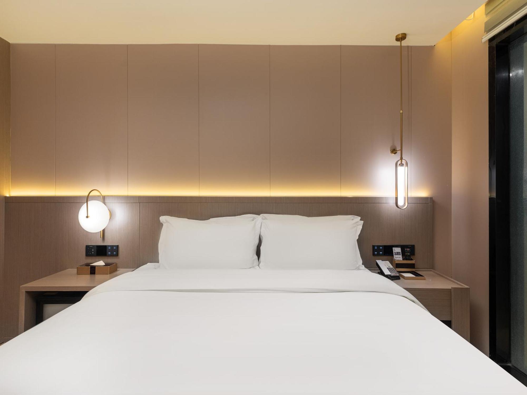 Lavande International Hotel Guangzhou Taikoo Hui Square Shipaiqiao Metro Station Branch - Free Shuttle Bus To Canton Fair Complex During Canton Fair Period & Free Vpn Internet Access Bagian luar foto