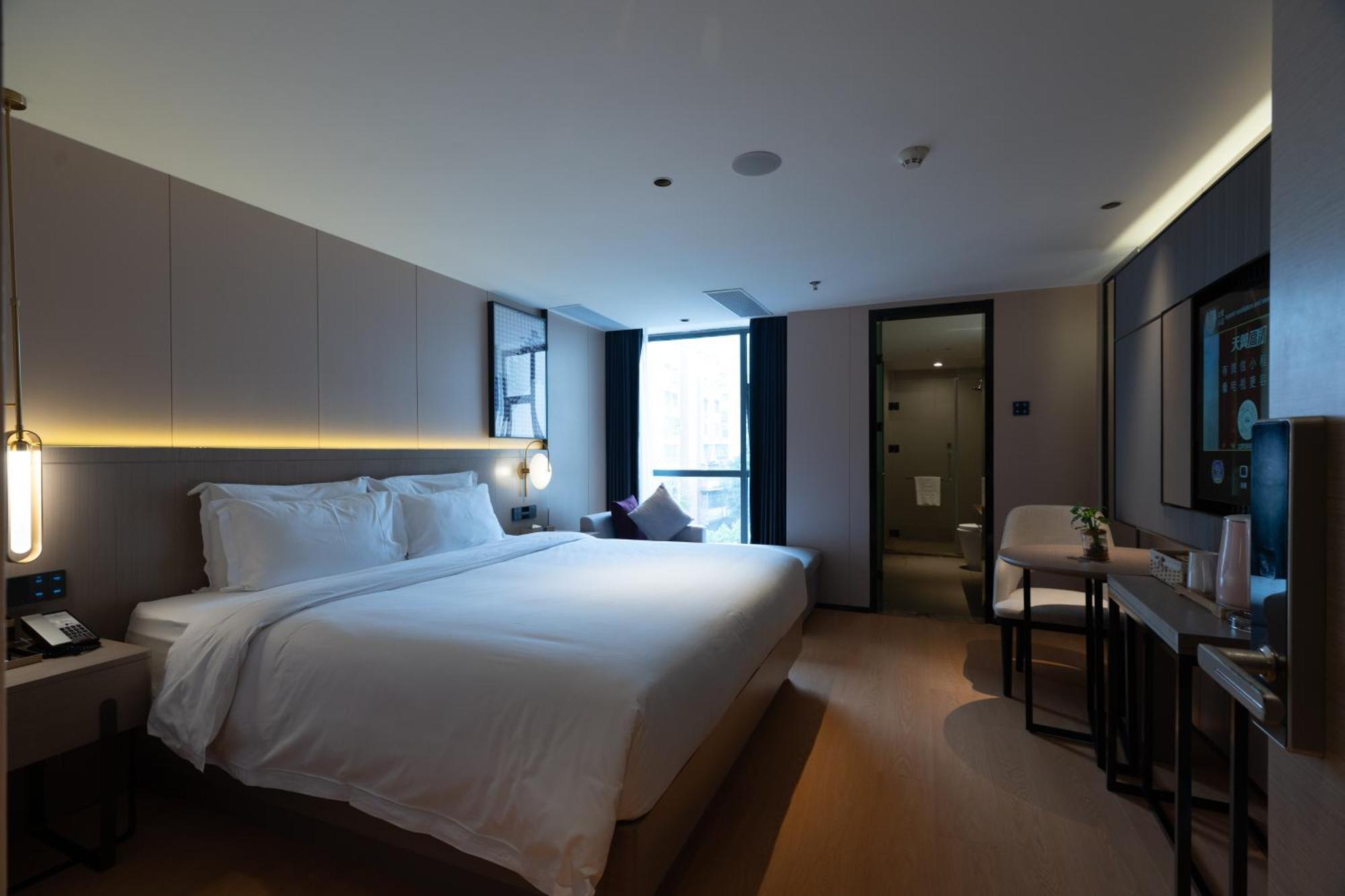 Lavande International Hotel Guangzhou Taikoo Hui Square Shipaiqiao Metro Station Branch - Free Shuttle Bus To Canton Fair Complex During Canton Fair Period & Free Vpn Internet Access Bagian luar foto