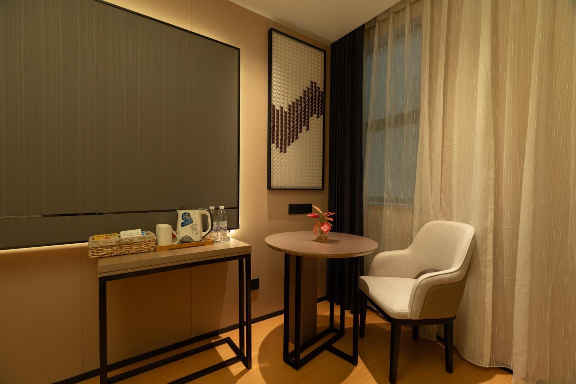 Lavande International Hotel Guangzhou Taikoo Hui Square Shipaiqiao Metro Station Branch - Free Shuttle Bus To Canton Fair Complex During Canton Fair Period & Free Vpn Internet Access Bagian luar foto