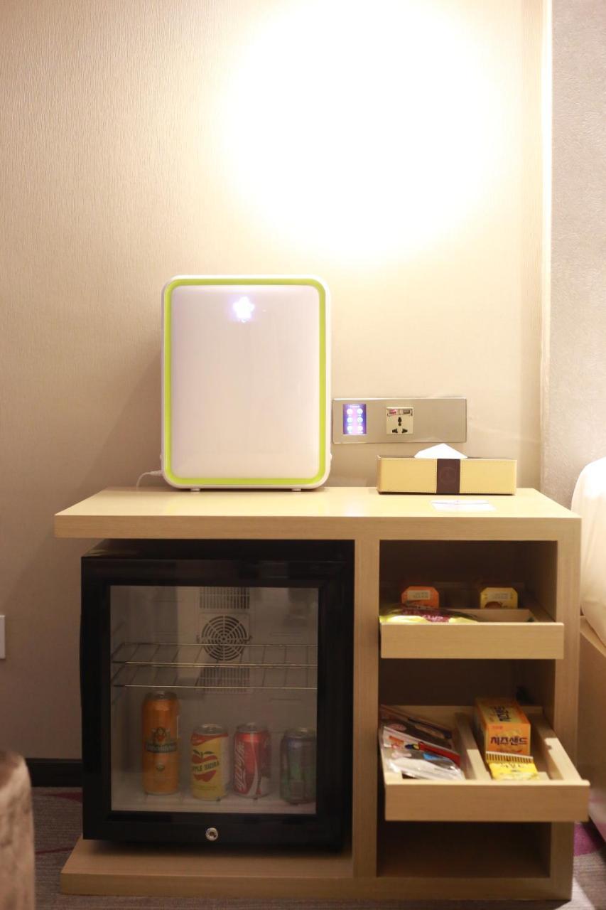 Lavande International Hotel Guangzhou Taikoo Hui Square Shipaiqiao Metro Station Branch - Free Shuttle Bus To Canton Fair Complex During Canton Fair Period & Free Vpn Internet Access Bagian luar foto